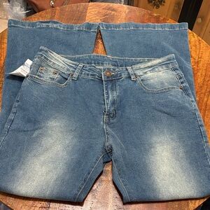 NWT EverDesign 70's Bell Bottom Stretch Jeans